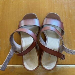Old Navy Women’s Chunky Heel Sandal Brown